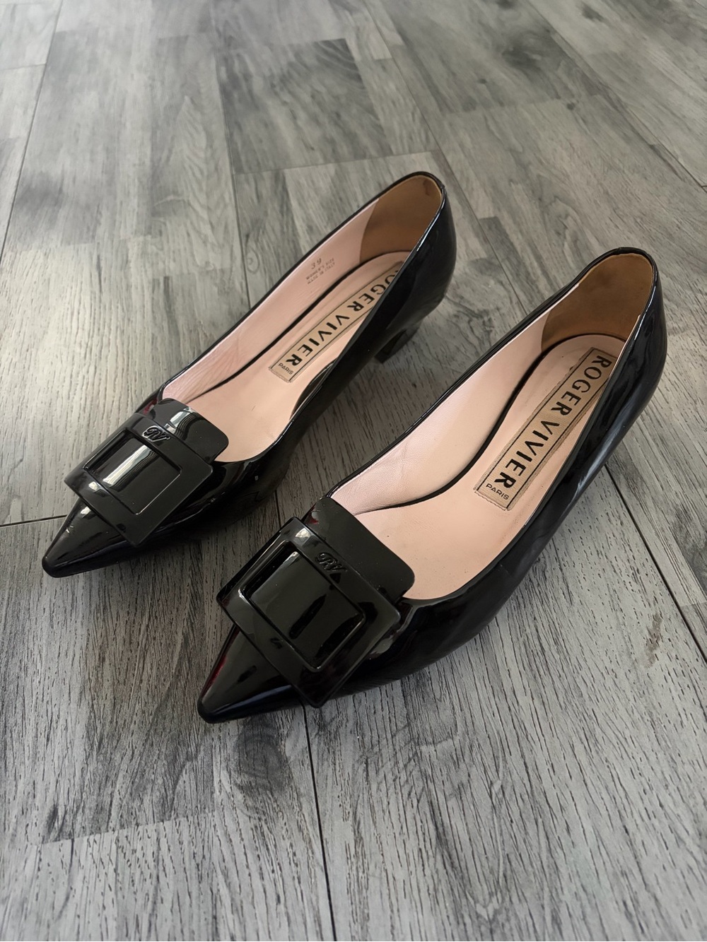 Roger Vivier Gommettine Black Patent Leather Pointed-Toe Flats with Buckle
